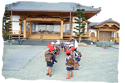 子どもたちの登園風景